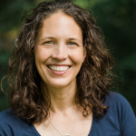 Lindsay Walker headshot